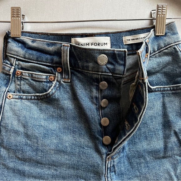 Denim Forum Aritzia 90s Arlo thigh hi rise mid thigh denim shorts Sz 23 - Picture 4 of 8